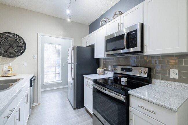 NorthDallas_A8_1025_005 - The Residence at North Dallas