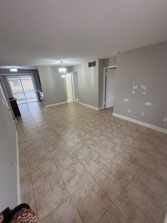 2780 W 62nd St