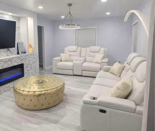 Building Photo - 8604 Wayfield Ct