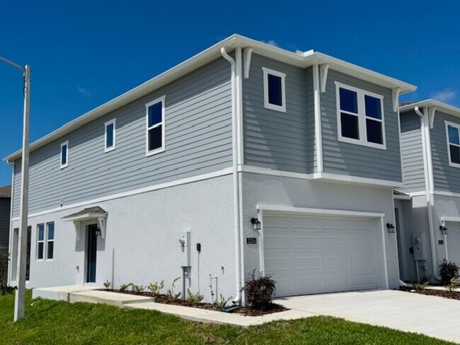 Building Photo - FOR RENT IN DAVENPORT 3 BEDROOMS AND 2.5 BATH