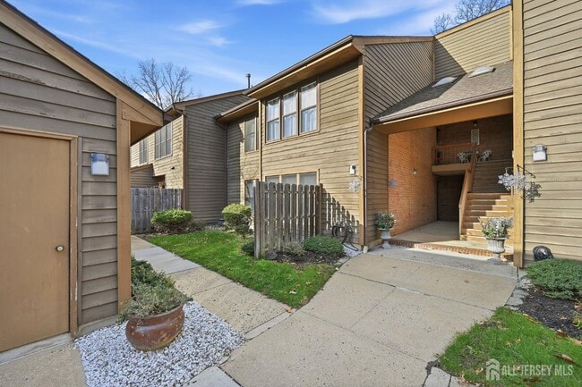 Photo - 85 Laurel Hollow Ct