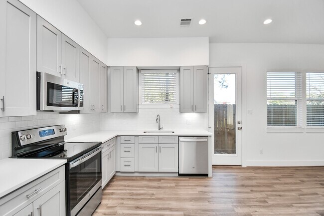 Photo - 9020 Laverne Laurel Ln