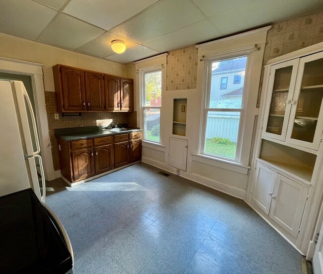 Photo - 201 E 6th St Unit A