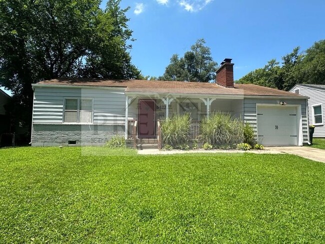 Photo - 8422 Cherry St