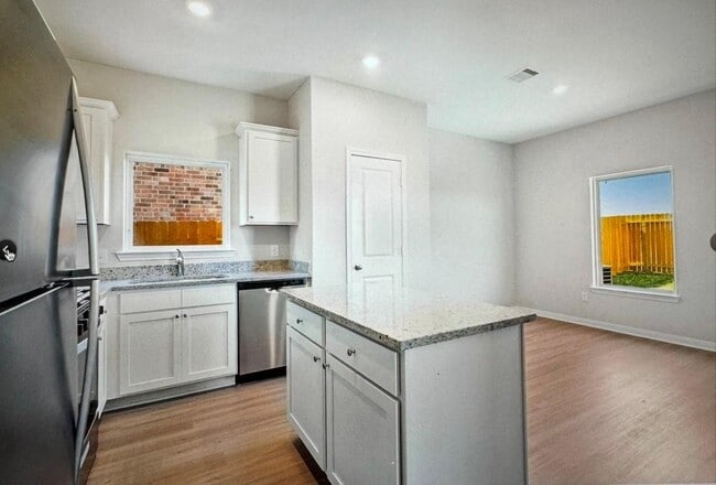 Photo - 401 Mystic Slopes Dr