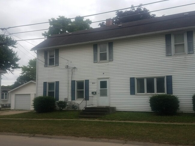 Photo - 801 3rd St NE Apartments