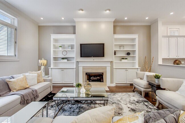 Photo - 4 br, 2.5 bath Condo - 3545 N Fremont St