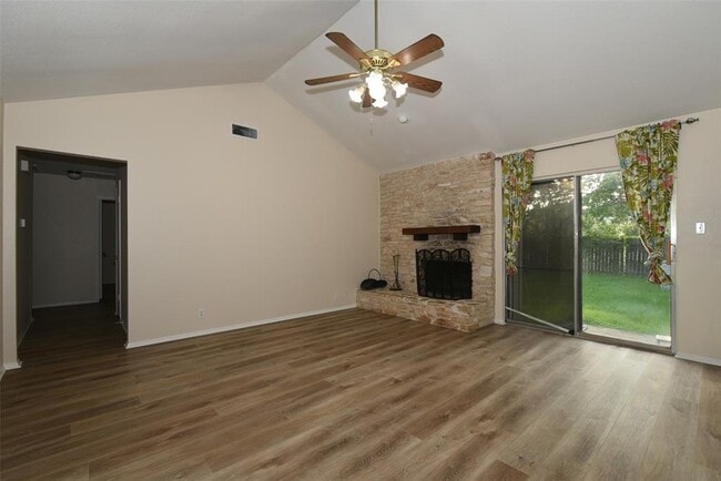 Photo - 410 Splitrock