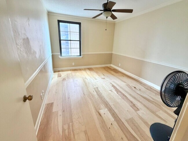 109 N Main St Unit 1