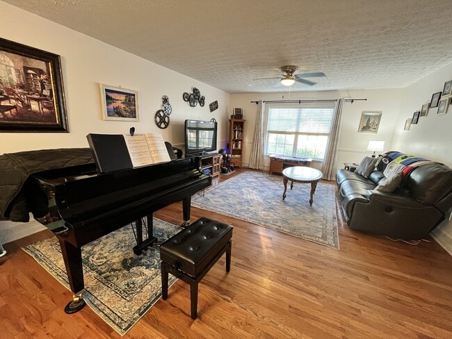 Photo - 601 Princeton Dr