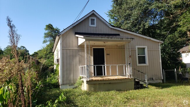 Building Photo - 2009 Walker St Rental