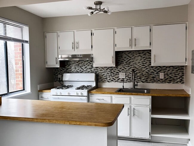 Photo - Spacious Sunlit 2BR Apartment – Prime Loca... Unit 202