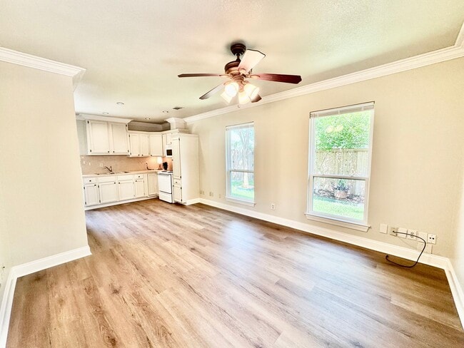 Photo - Cottage Retreat in Wimbledon Estates - All Utilities & Lawn Care Included!