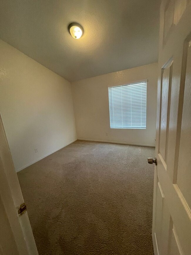 Photo - Beautiful 3 bedroom and 2 bath home ready for move in.