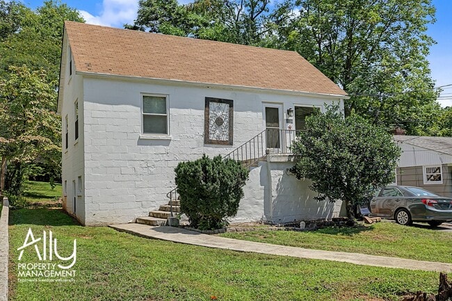 2550 Woodland Dr