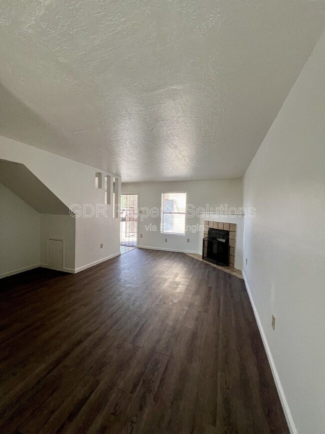 Building Photo - 420 Tennessee St NE Unit A