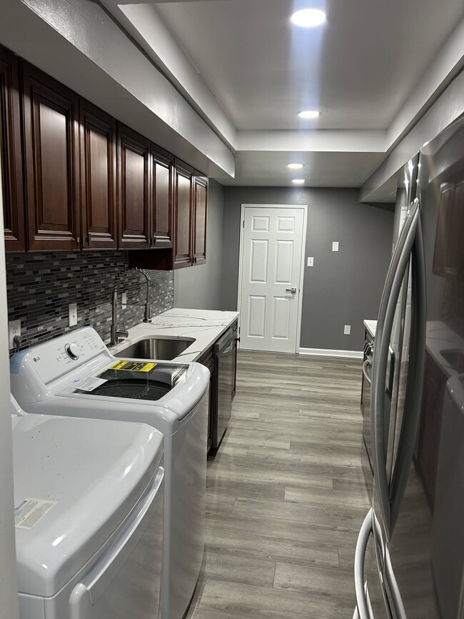 Building Photo - 10246 Prince Pl Unit 108 Rental