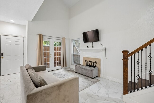 Photo - 2601 Augusta Dr Unit 14