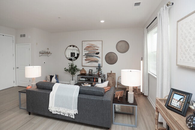 3BR, 3BA - 1371 SF - Ralston Apartments