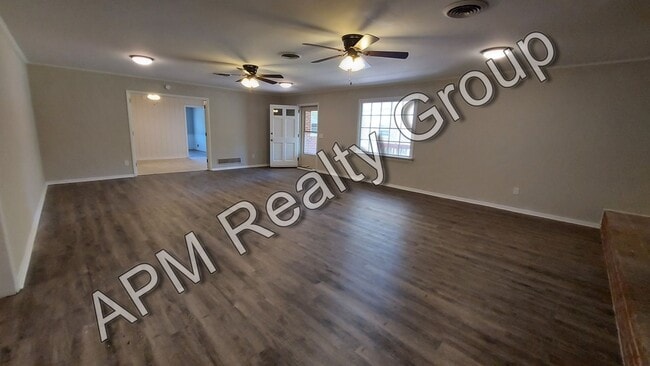 Photo - 1615 S Beltline Blvd