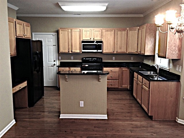 Photo - 2738 Seastrand Ln