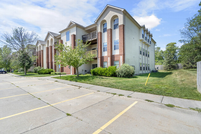 Building Photo - 805 Blue Sky Dr Unit 204