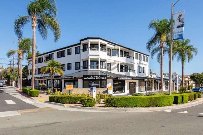 Photo - Beautiful Bird Rock 2 Br with W/D and Garage Parking ~ Amazing Location! Unit 3E
