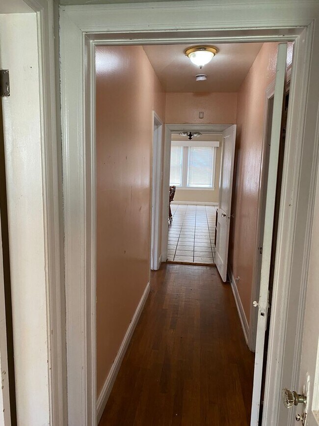 Photo - 818 E 30th St Unit 818 1/2 East 30th Street