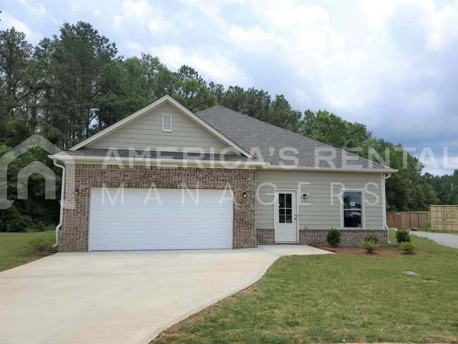 Building Photo - Home for Rent in Clanton, AL! Available to...