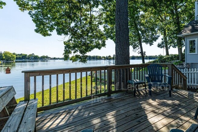 Photo - 391 Shady Oaks St