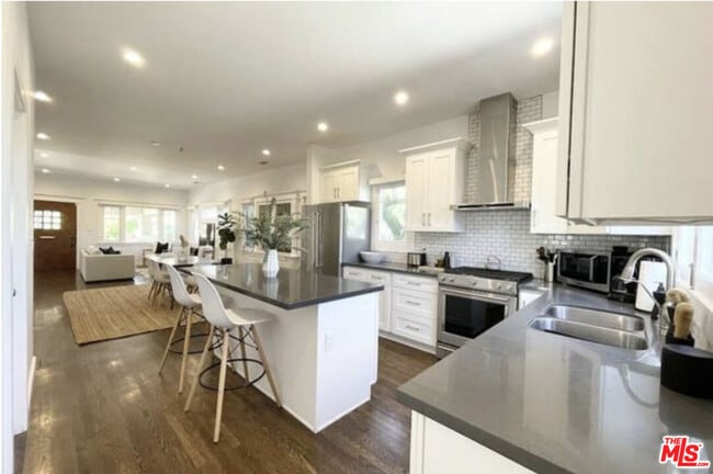 Photo - 3218 W 27th St