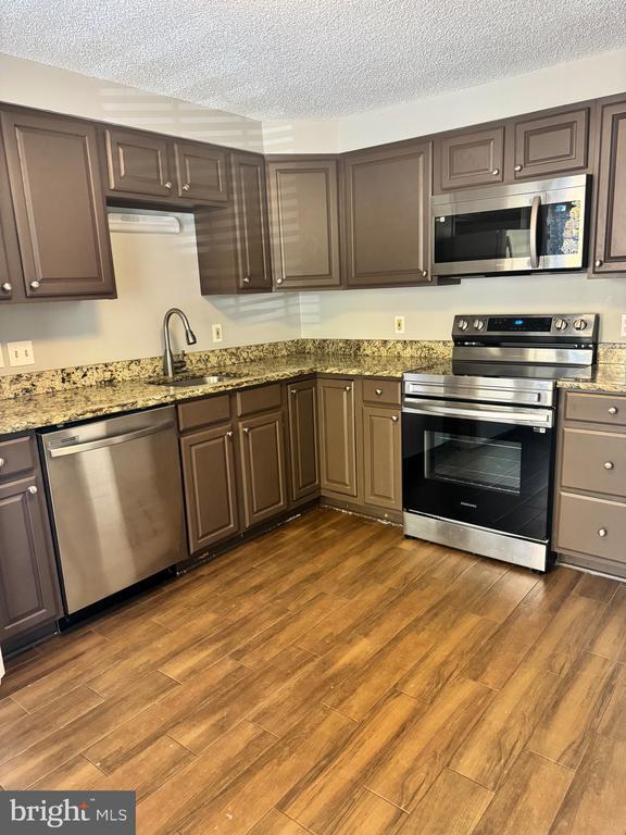 Photo - 102 Essex St