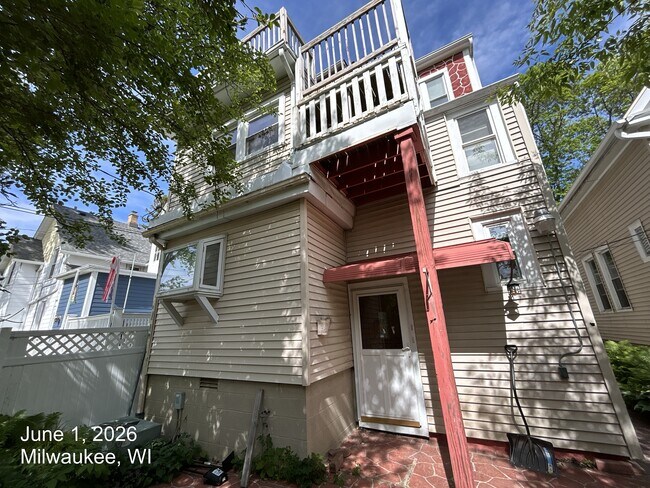 Photo - 3215 N Bartlett Ave