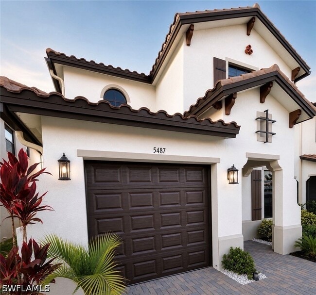5487 Cassidy Ln