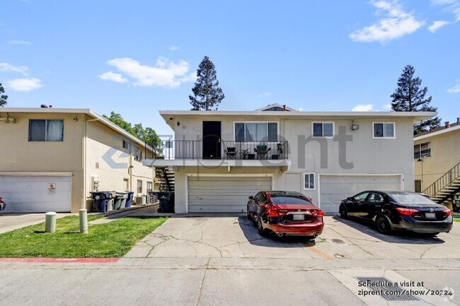 Building Photo - 7384 Franklin Blvd Rental