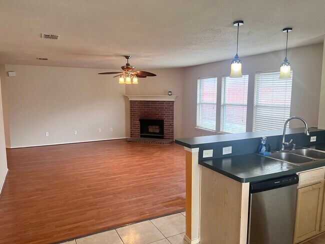 Photo - 2405 Eastborne Dr