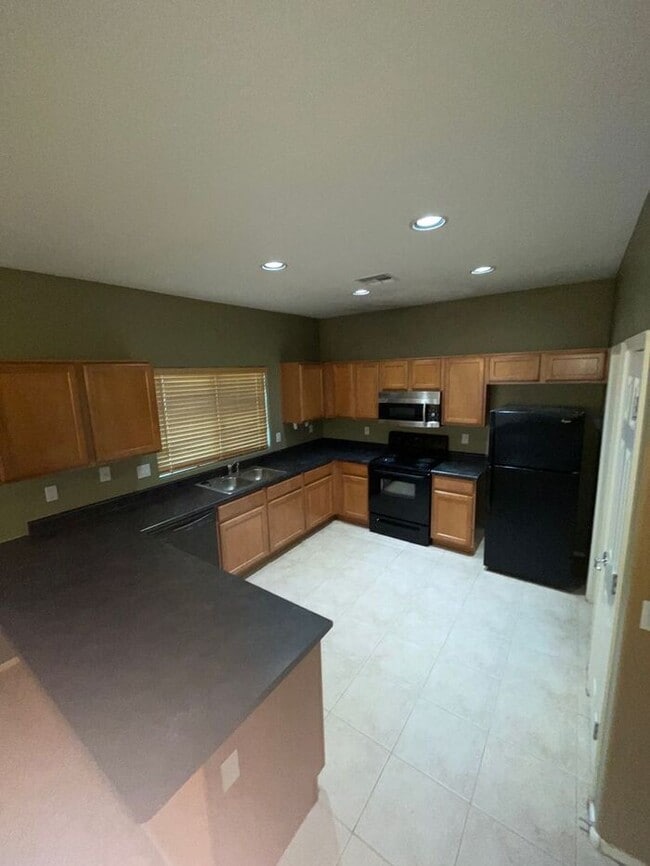 Photo - READY TO VIEW NOW! Spacious 3 Bed 2 Bath Home in Surprise Farms!