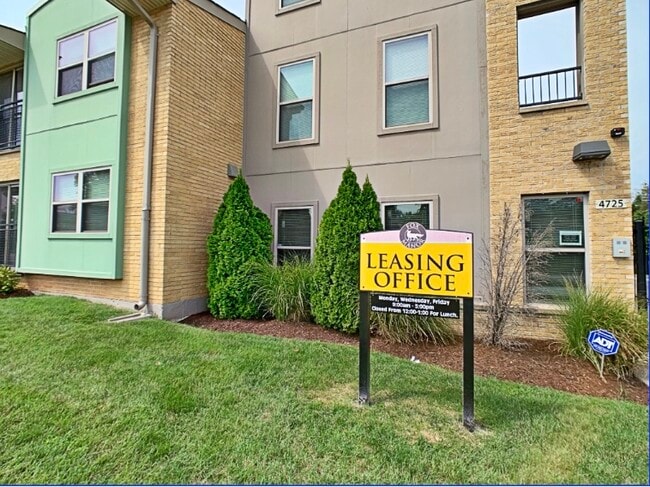 Photo - Fox Manor Apartments