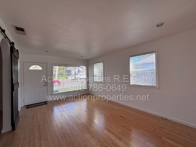 Photo - Downtown Roseville - 2 Bed, 1 Bath - Single Level Bungalow - Landscaping Included - Utilities Inc...