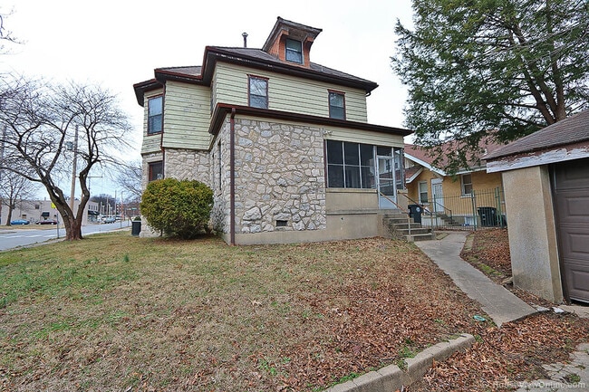 Photo - Three Story House Close to SEMO - June 2026- May 2027 Lease