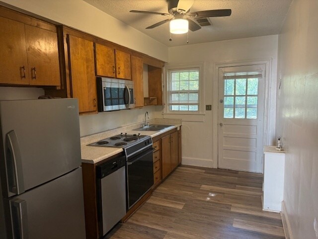 Photo - 527 Poplar St