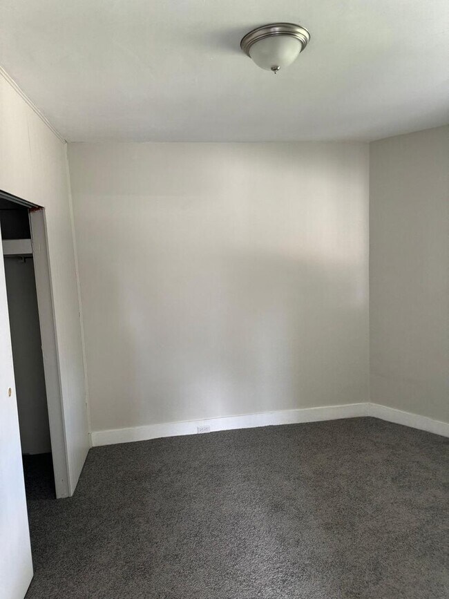 Photo - 2050 Monongahela Ave Unit 1