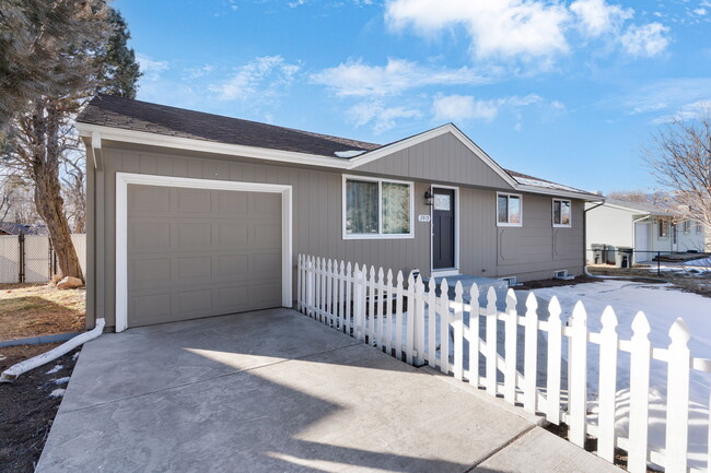 Photo - 3919 Tennyson Ave