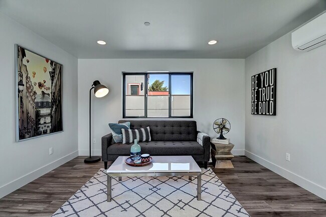 Photo - North Seattle 1 Bedroom Available Now! Unit Galloway201