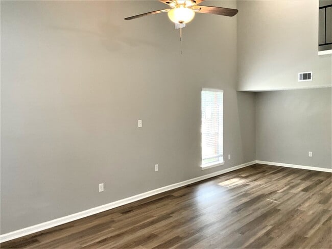 Photo - 2326 Meade Ct