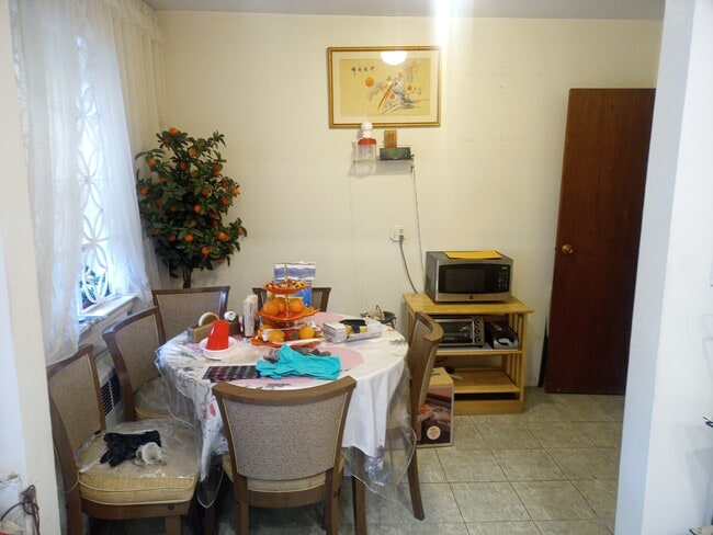 DINNING - 59-05 Kissena Blvd Unit 1st FLOOR
