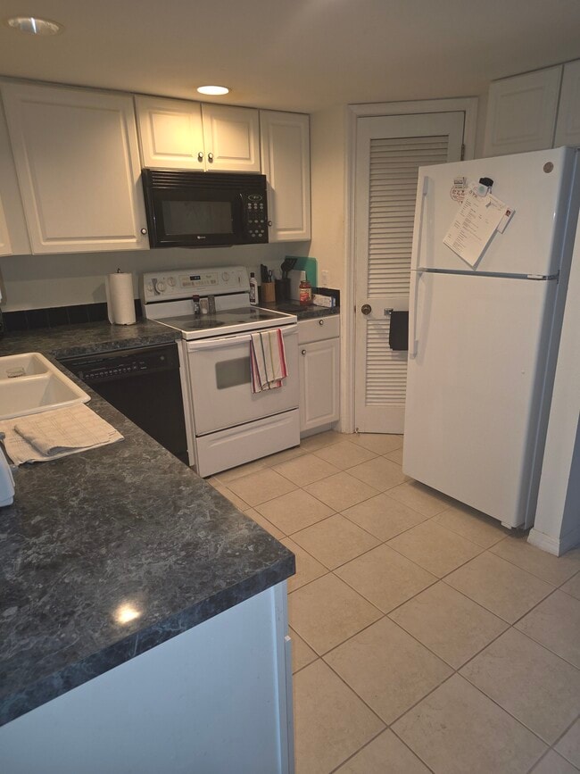 Photo - 4158 Tamiami Trl Unit K4