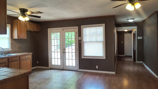 Photo - 1113 W 33rd Ave