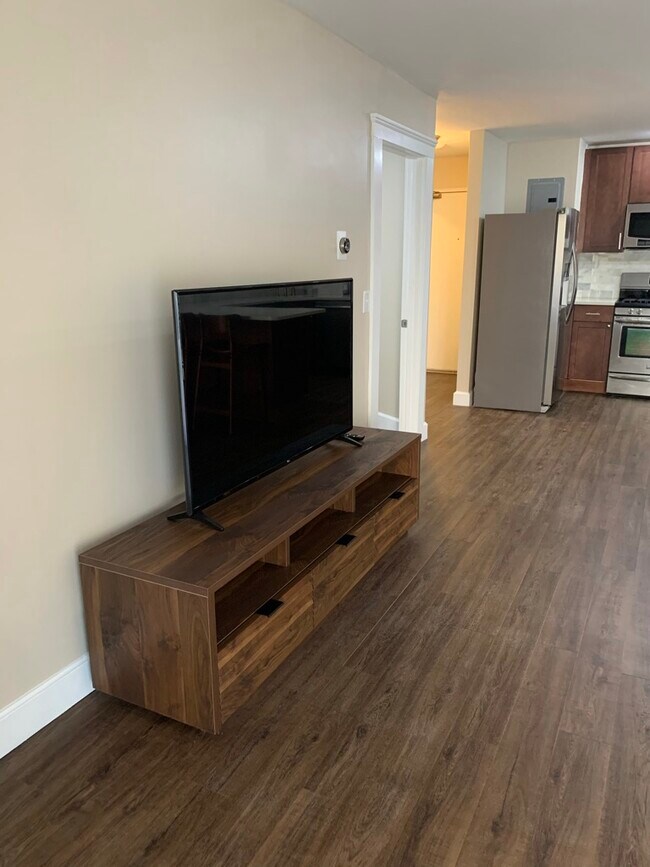 Photo - 195 Independence Ave