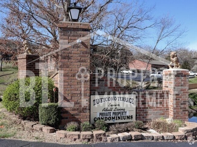 Building Photo - Beautiful Senior Living Community! Unit 28 Rental